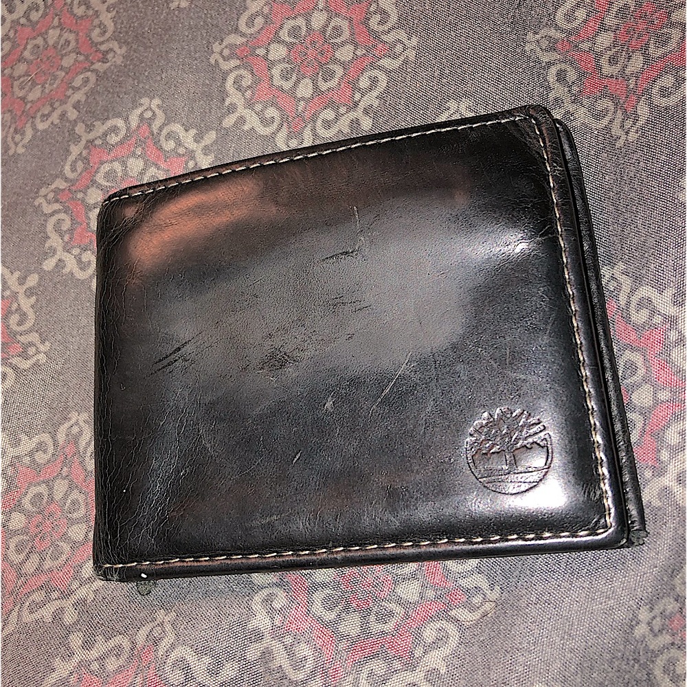 Black leather timberland wallet -GREAT CONDITION